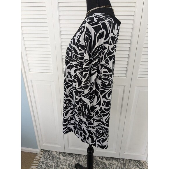 Maggie Barnes Tunic 0X (14/16) Black White Geo Print Square Neck Blouse Stretch - Picture 6 of 10